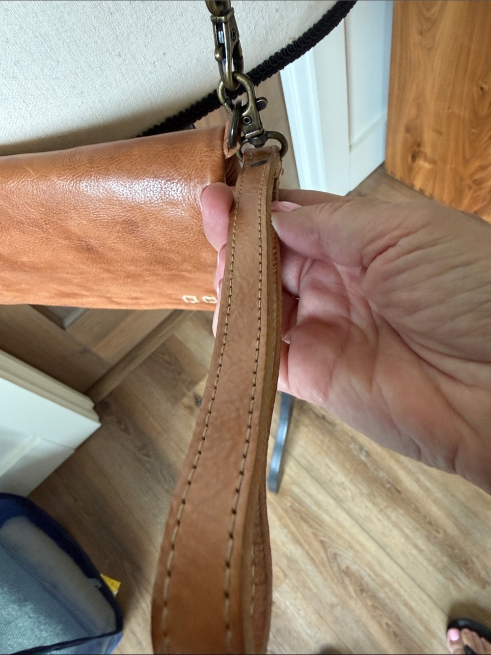 Bed Stu Cognac Leather Crossbody Bag - Picture 3 of 8